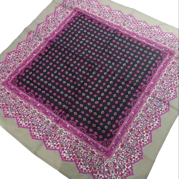 💯 Silk Scarf Hand Made Hem Square Vintage - Picture 8 of 9